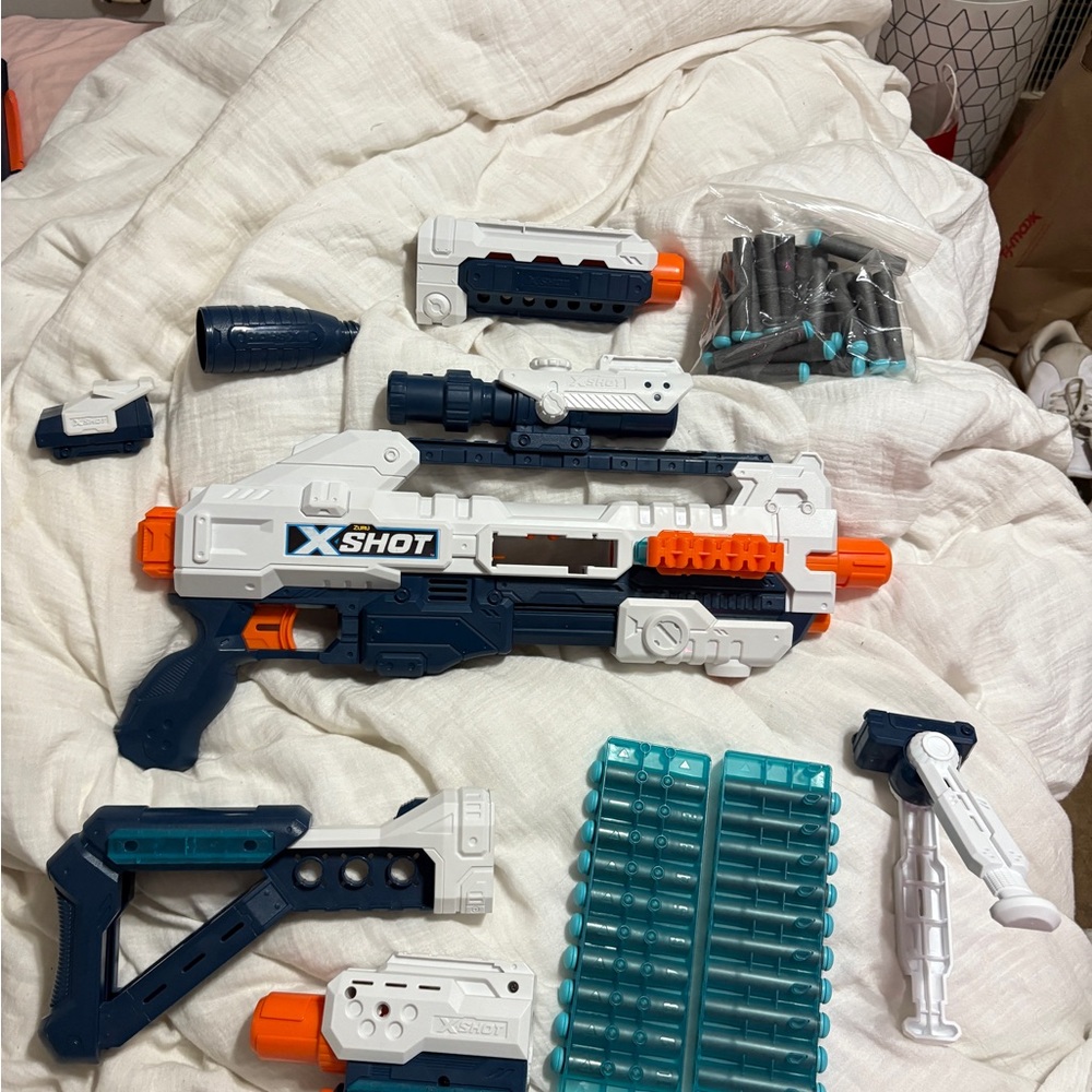 Nerf White and Blue Blaster Figure Playset with all inclusions